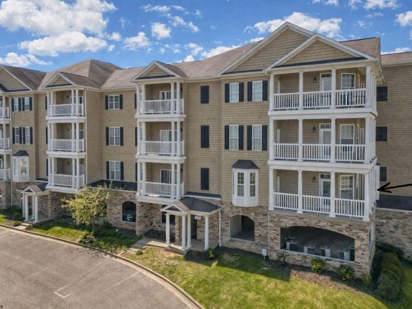1211 Suncrest Village, Morgantown, WV 26505