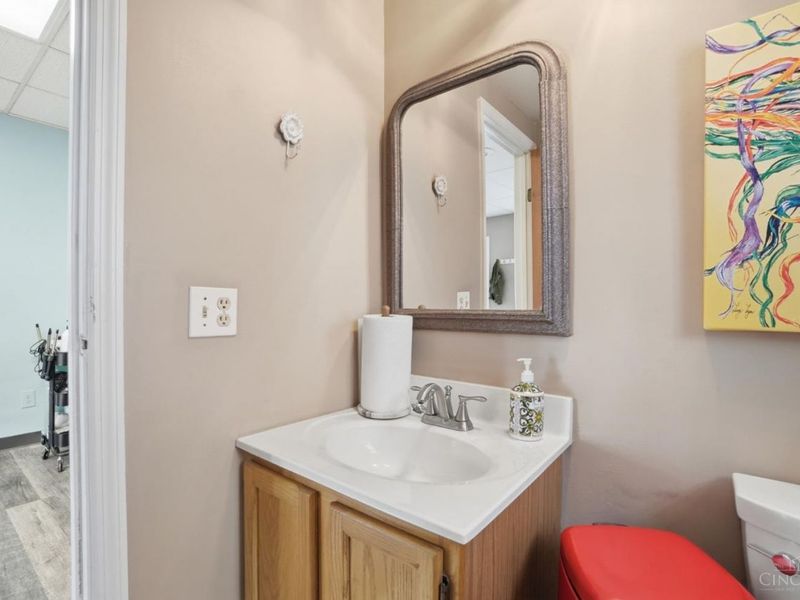 8741 Reading Road, Reading, OH 45215 Photo 18