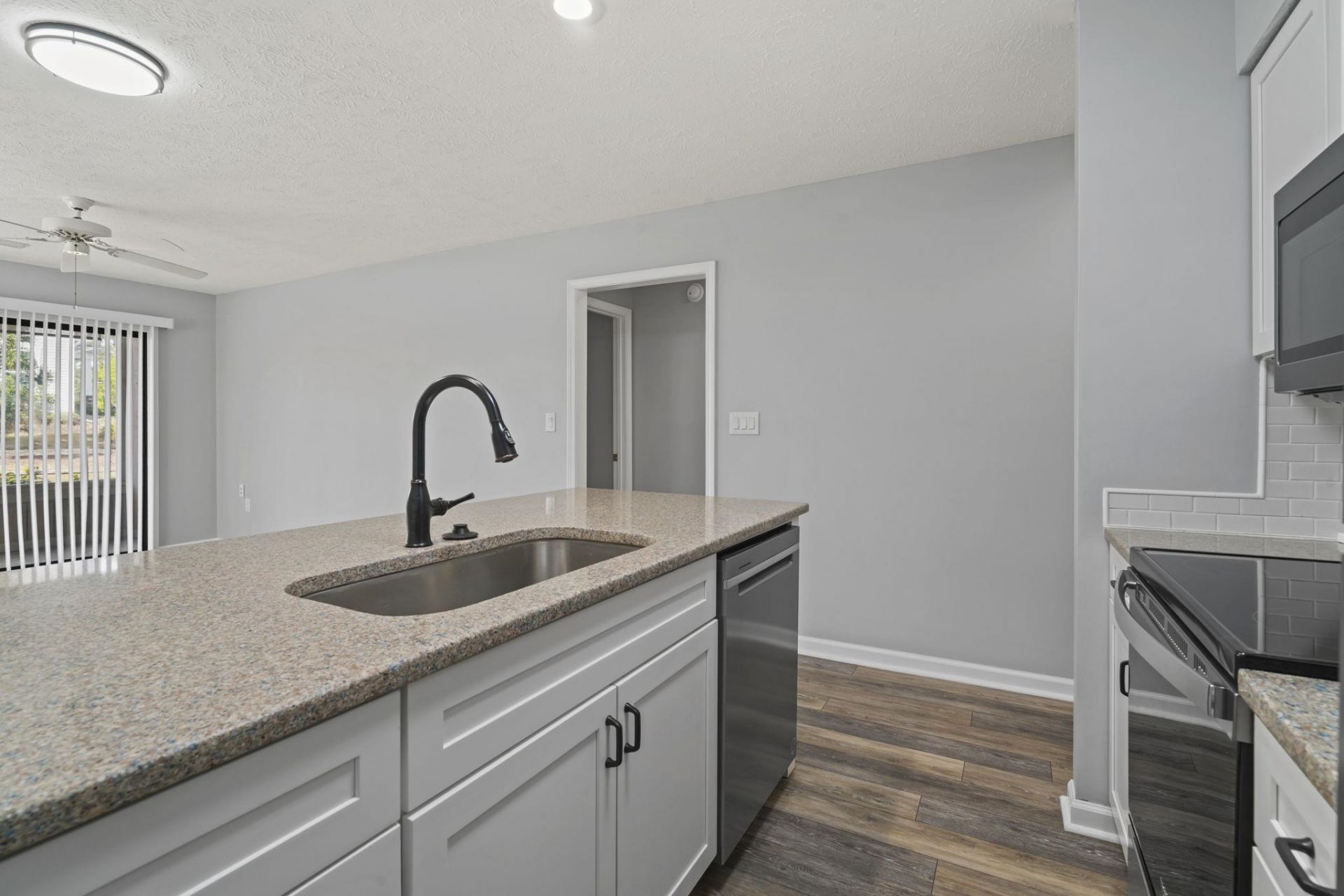 4274 Pinehurst Circle Photo 11