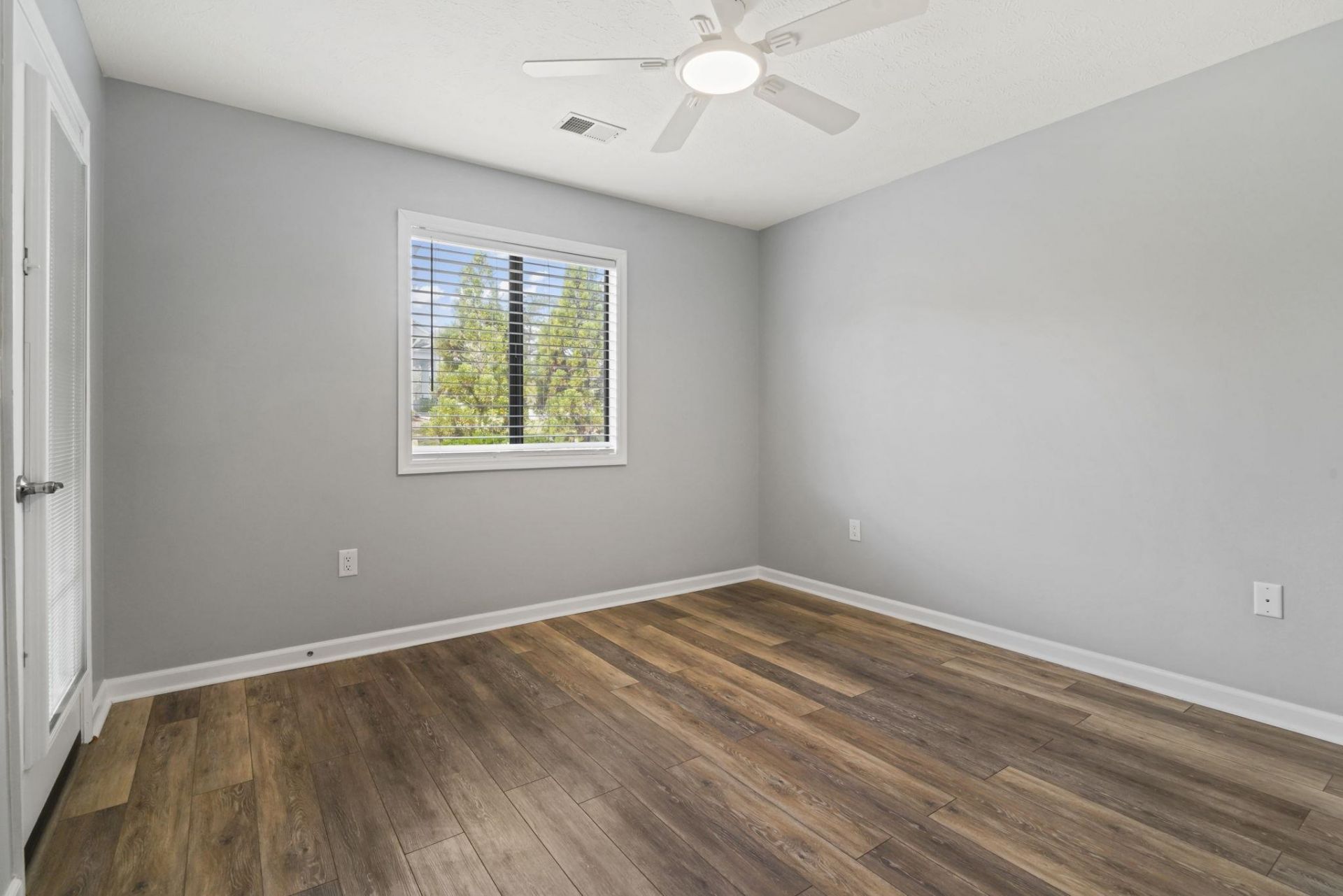 4274 Pinehurst Circle Photo 13