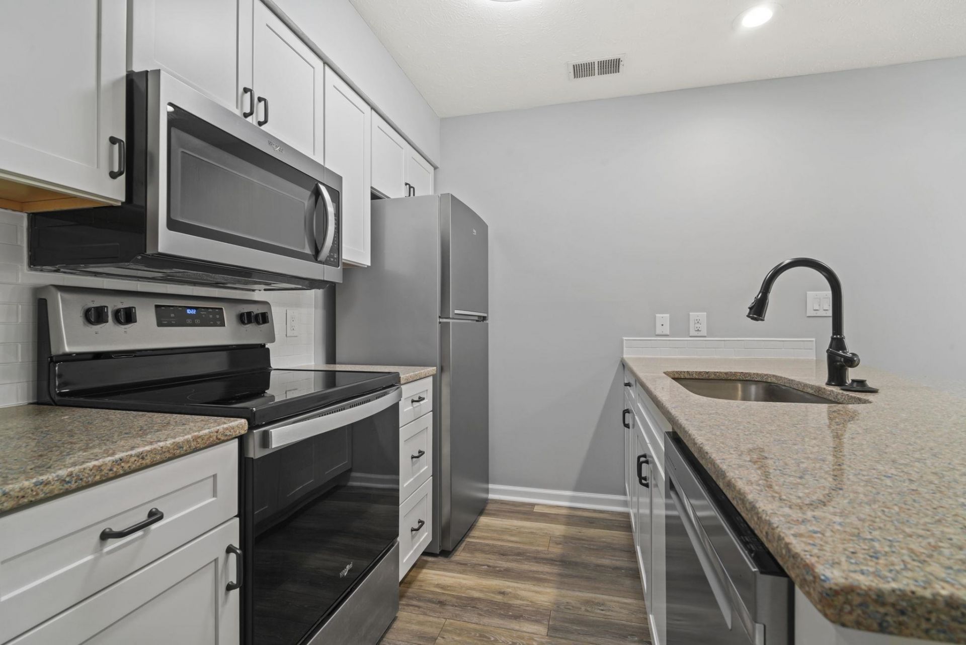 4274 Pinehurst Circle Photo 7