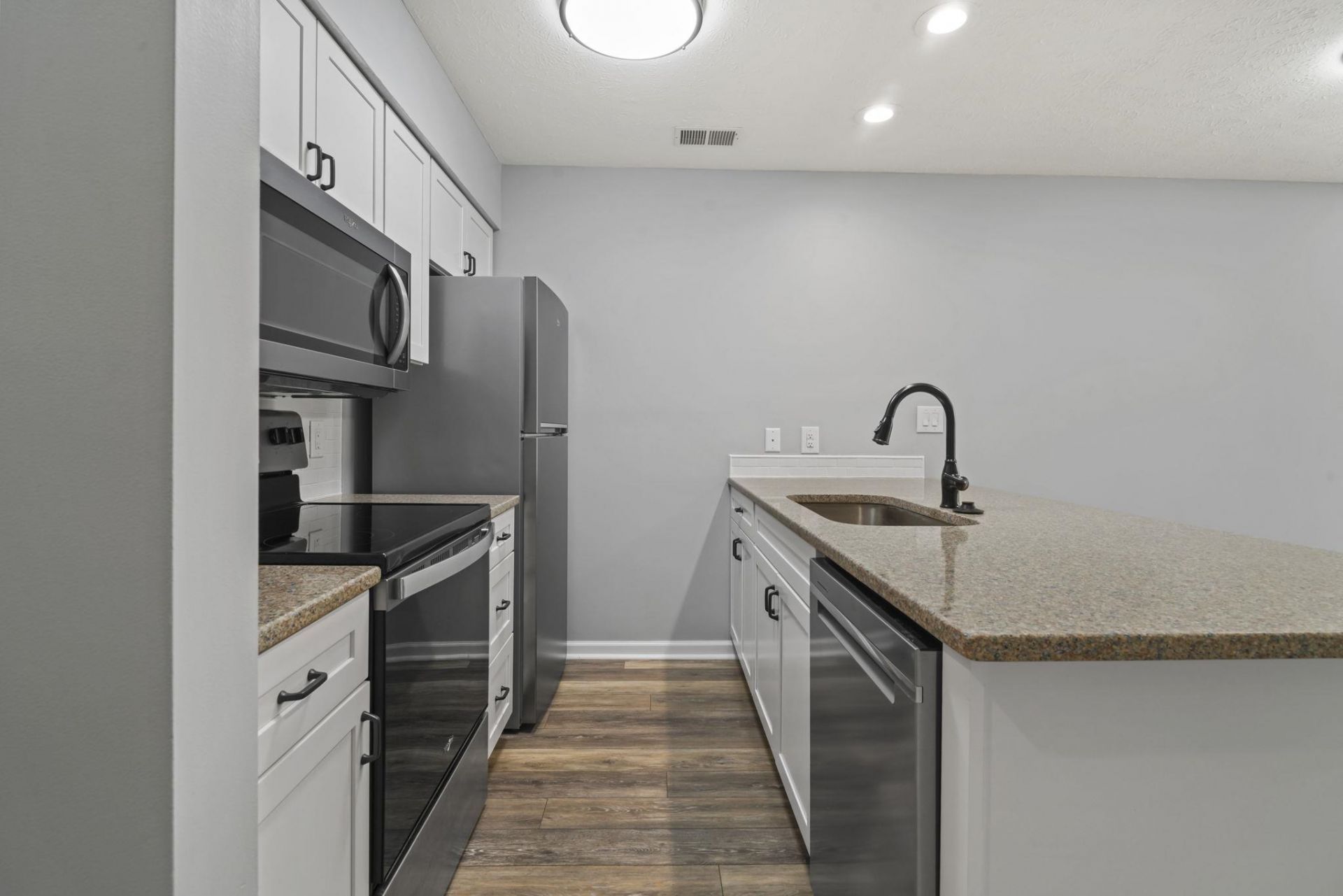 4274 Pinehurst Circle Photo 8