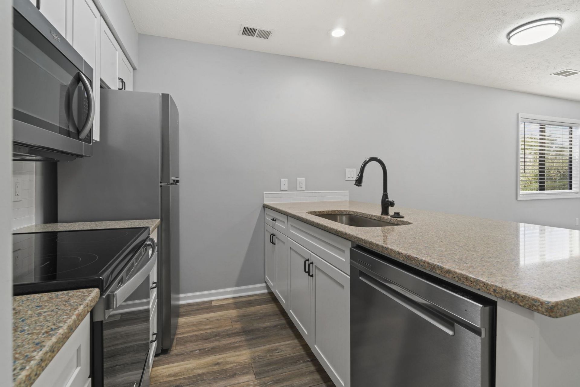 4274 Pinehurst Circle Photo 9