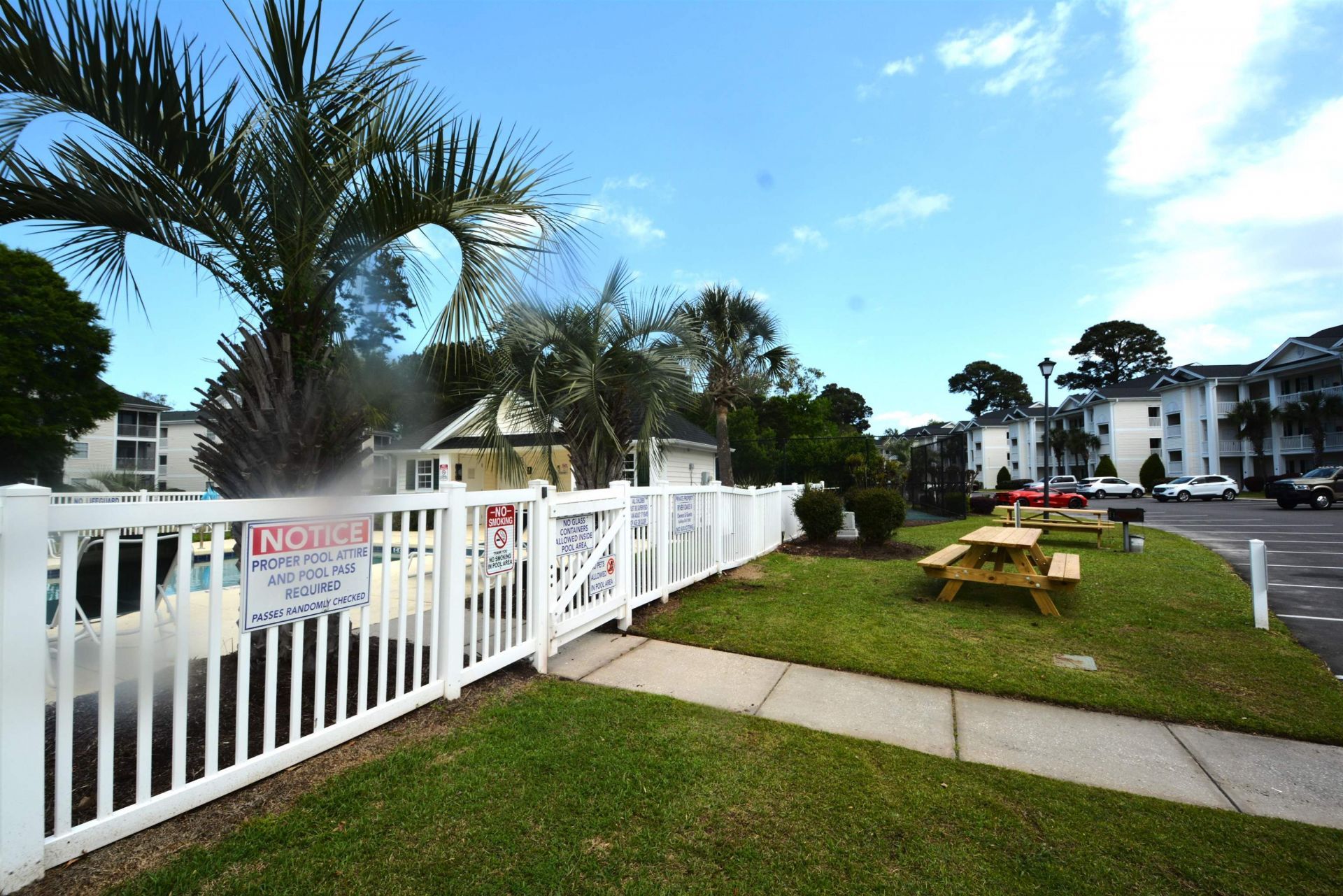 650 River Oaks Dr. Photo 10