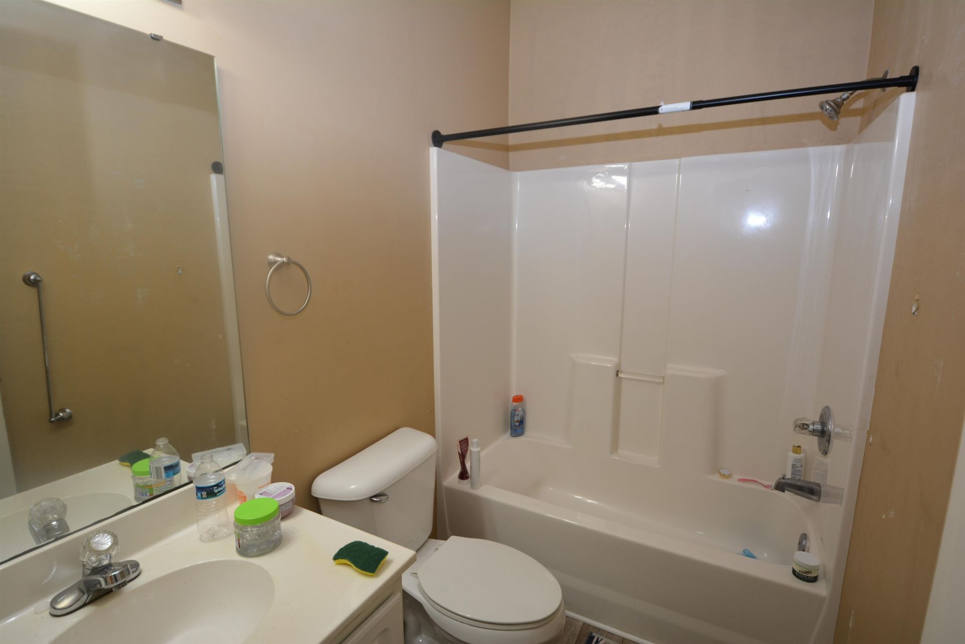 650 River Oaks Dr. Photo 14