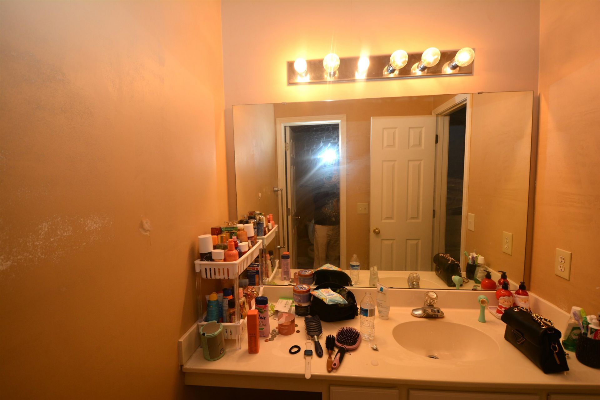 650 River Oaks Dr. Photo 18