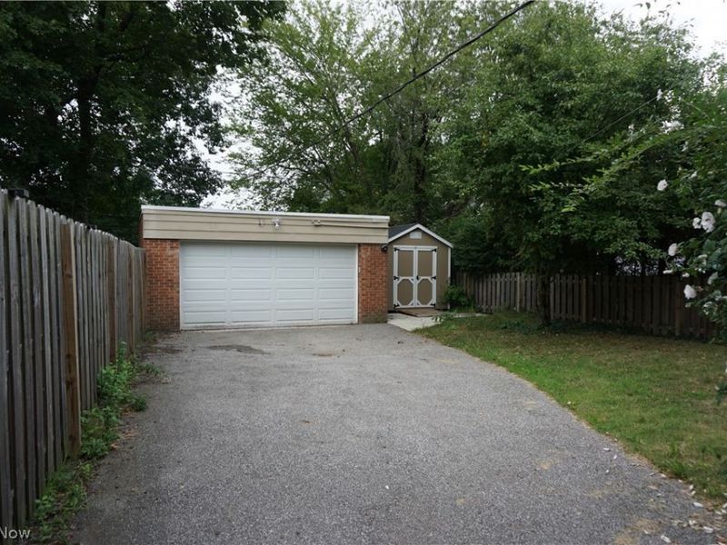 3710 Strandhill Road, Shaker Heights, OH 44122 Photo 24