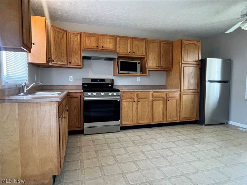 715 6th Street NE, Canton, OH 44704 Photo 4