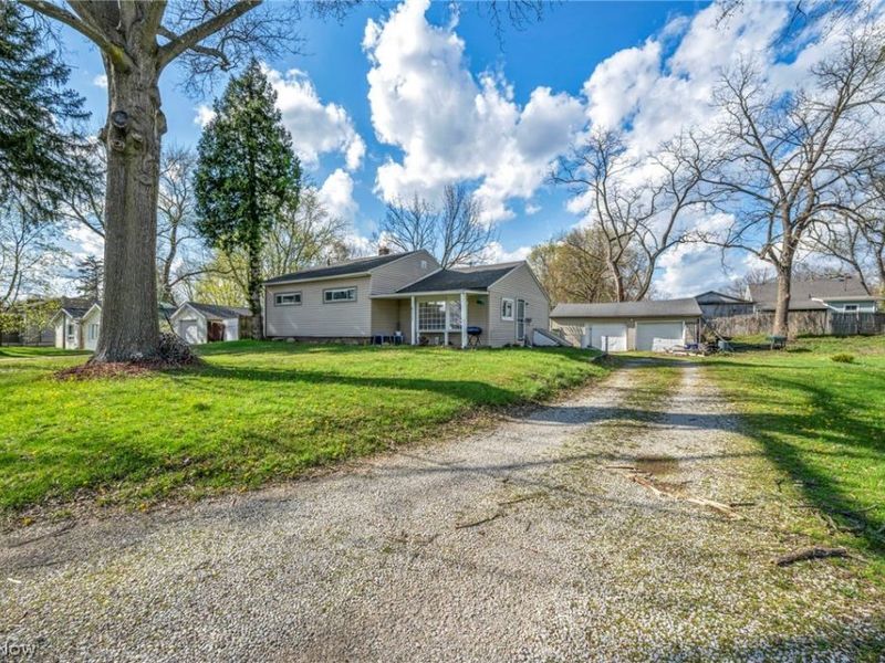 2727 Mcelwain Road, Akron, OH 44312 Photo 2