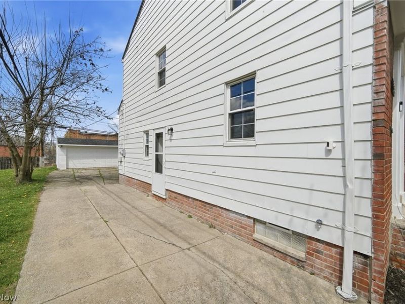 3722 Lindholm Road, Shaker Heights, OH 44120 Photo 4