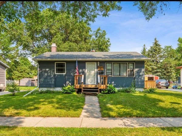 825 26th Street N, Fargo, ND 58102