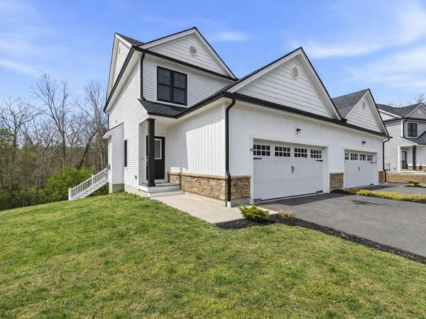 60 Compass Point Dr, Unit 29, Douglas, MA 01516