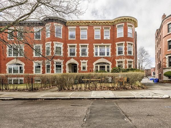 9 Clinton Path, Unit 1, Brookline, MA 02445