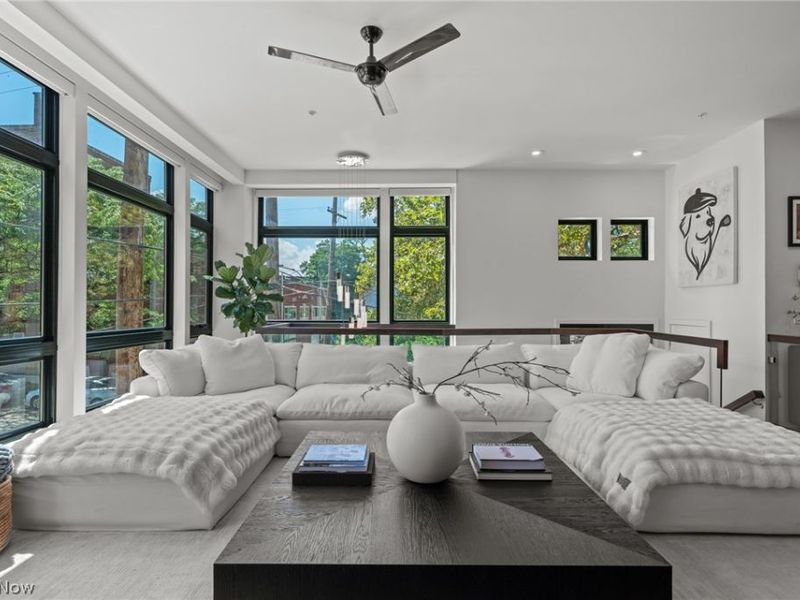 3118 Vine Court, Cleveland, OH 44113 Photo 11