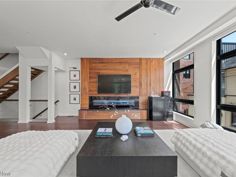 3118 Vine Court, Cleveland, OH 44113 Photo 12