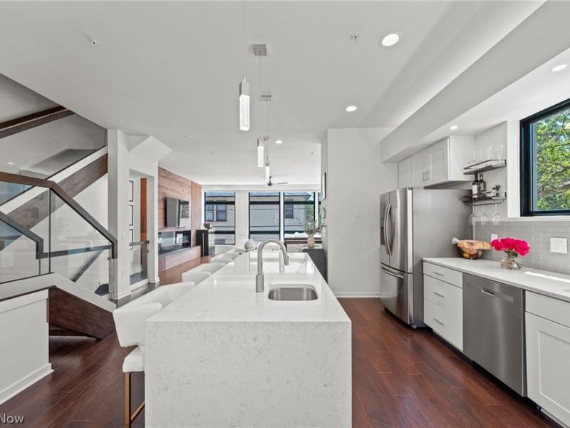 3118 Vine Court, Cleveland, OH 44113 Photo 16