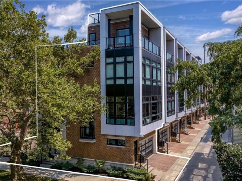 3118 Vine Court, Cleveland, OH 44113 Photo 2