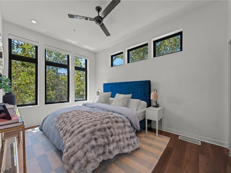 3118 Vine Court, Cleveland, OH 44113 Photo 32