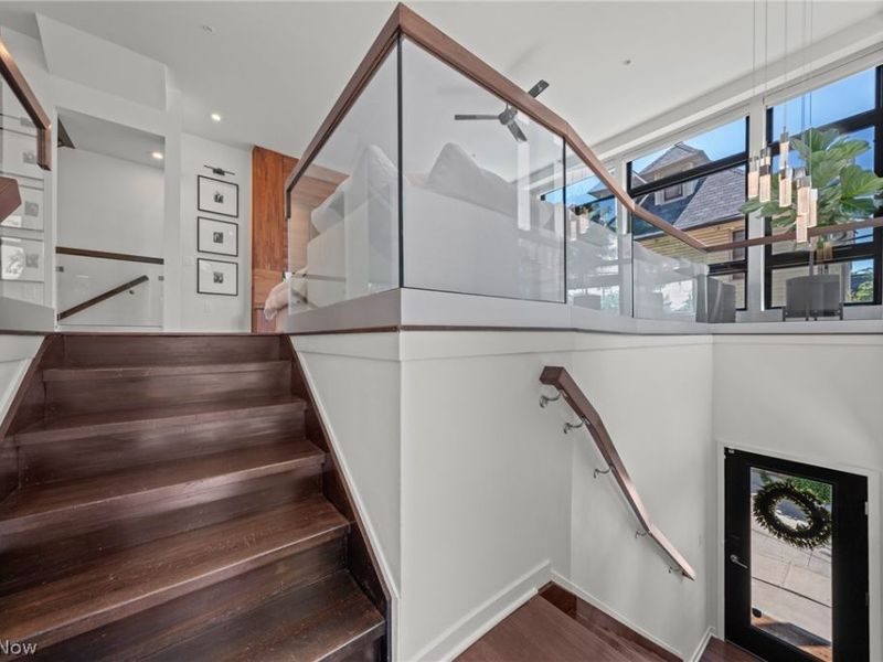 3118 Vine Court, Cleveland, OH 44113 Photo 7