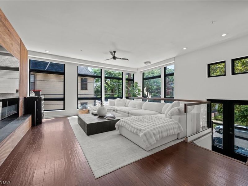 3118 Vine Court, Cleveland, OH 44113 Photo 8