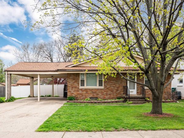 3217 N TWELVE OAKS Drive, Peoria, IL 61604