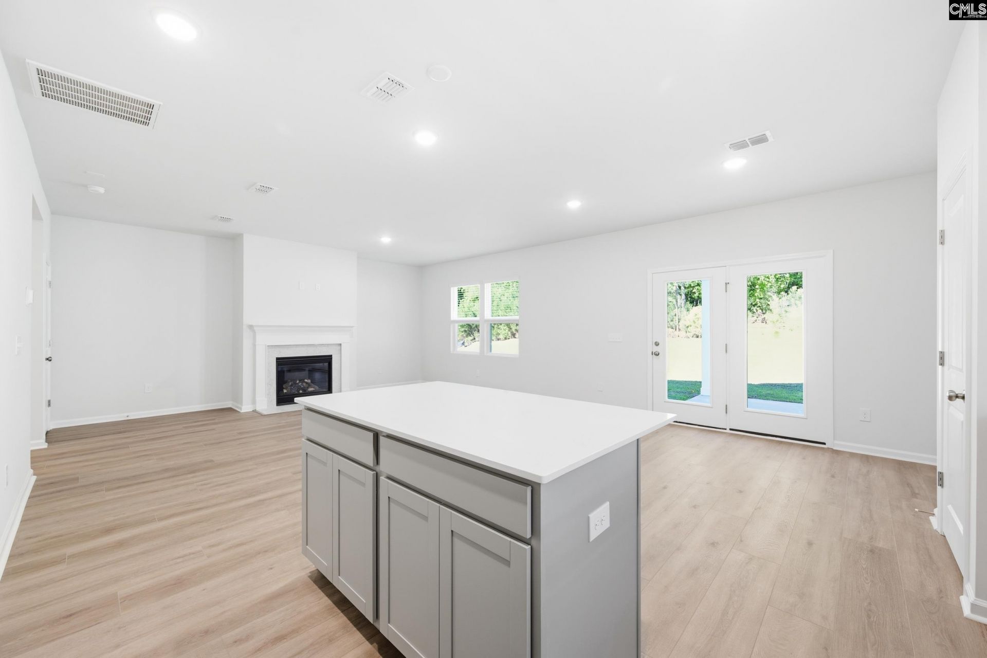 435 Edith Court Photo 6