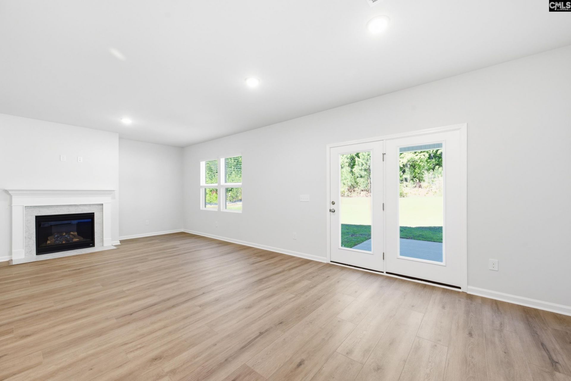 435 Edith Court Photo 7