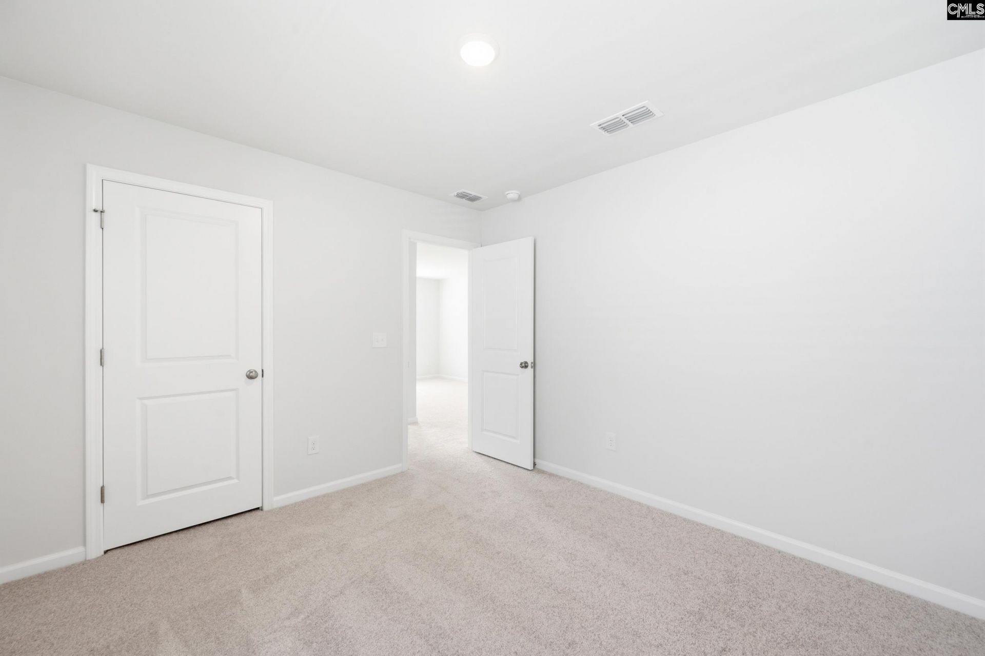 427 Edith Court Photo 17