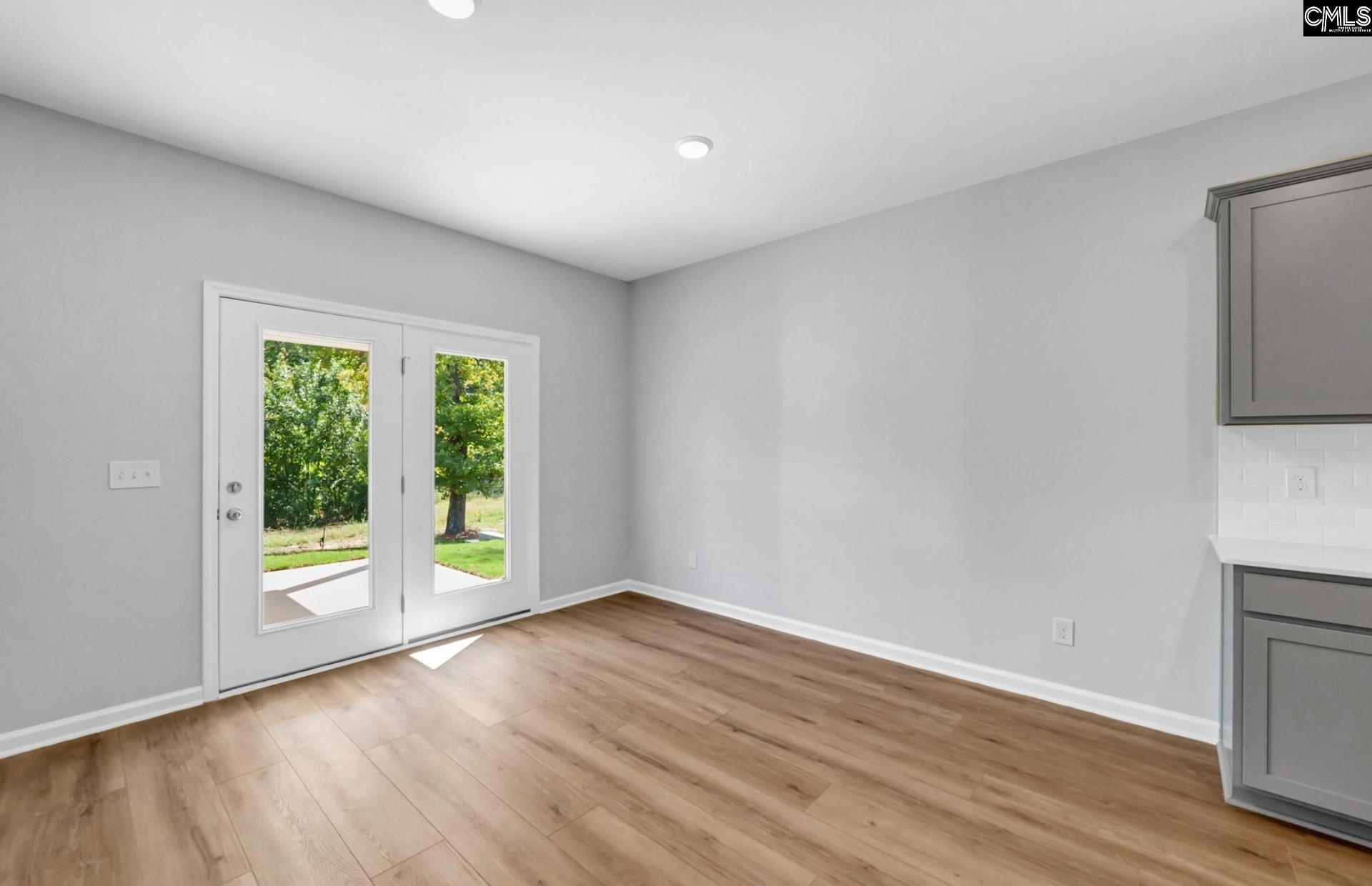 427 Edith Court Photo 18