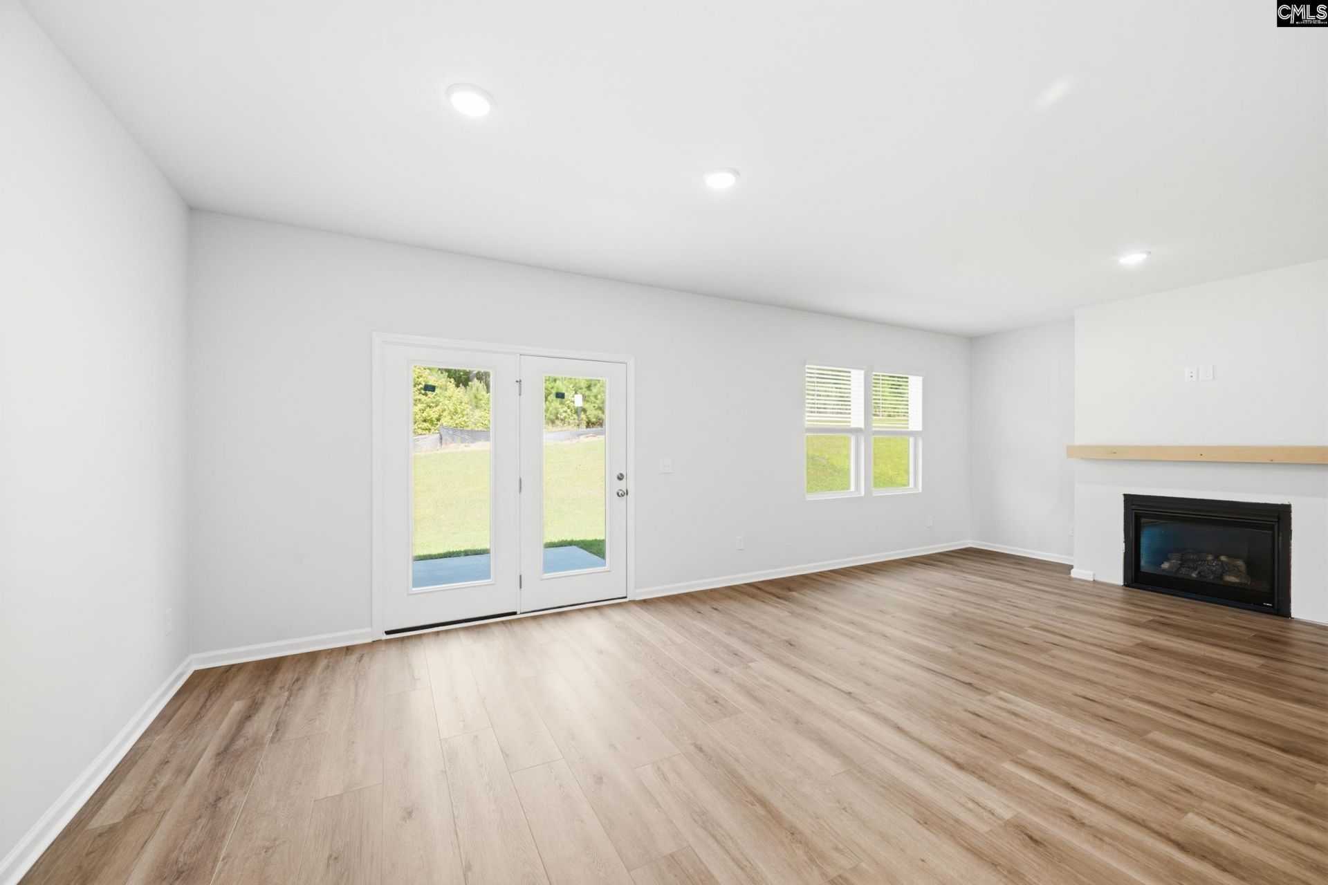 427 Edith Court Photo 32