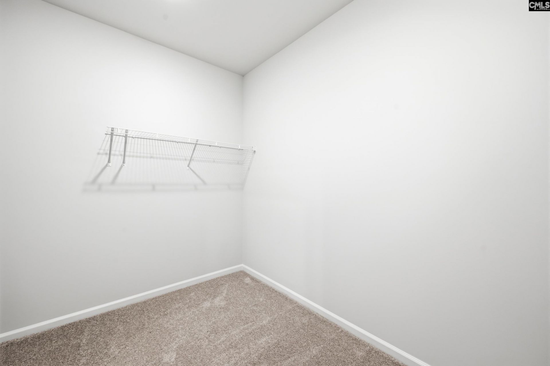 427 Edith Court Photo 5
