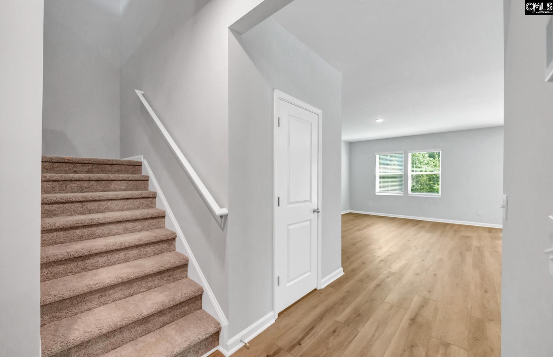 427 Edith Court Photo 6