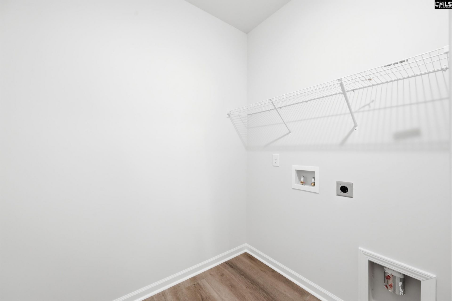 427 Edith Court Photo 6
