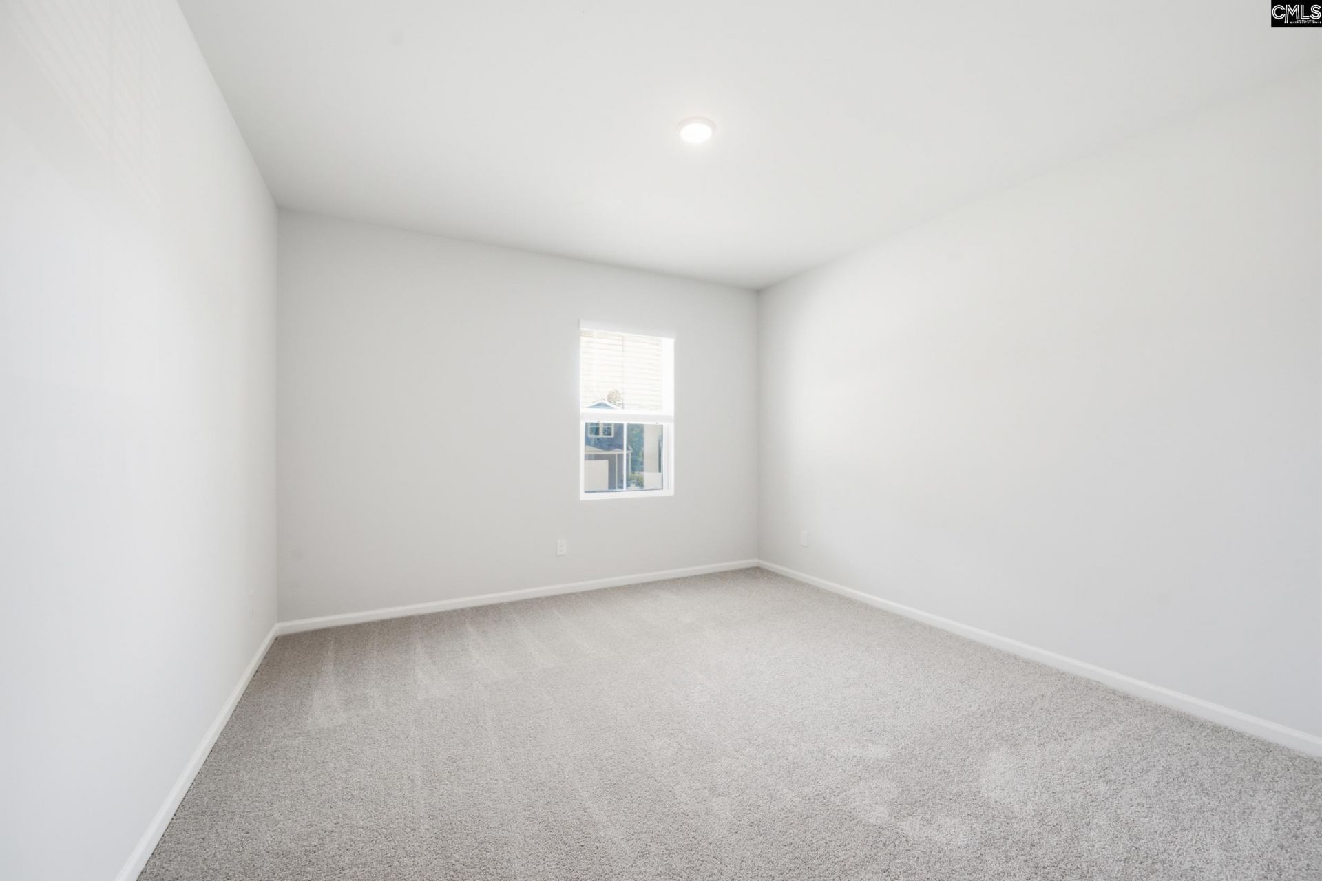 427 Edith Court Photo 7