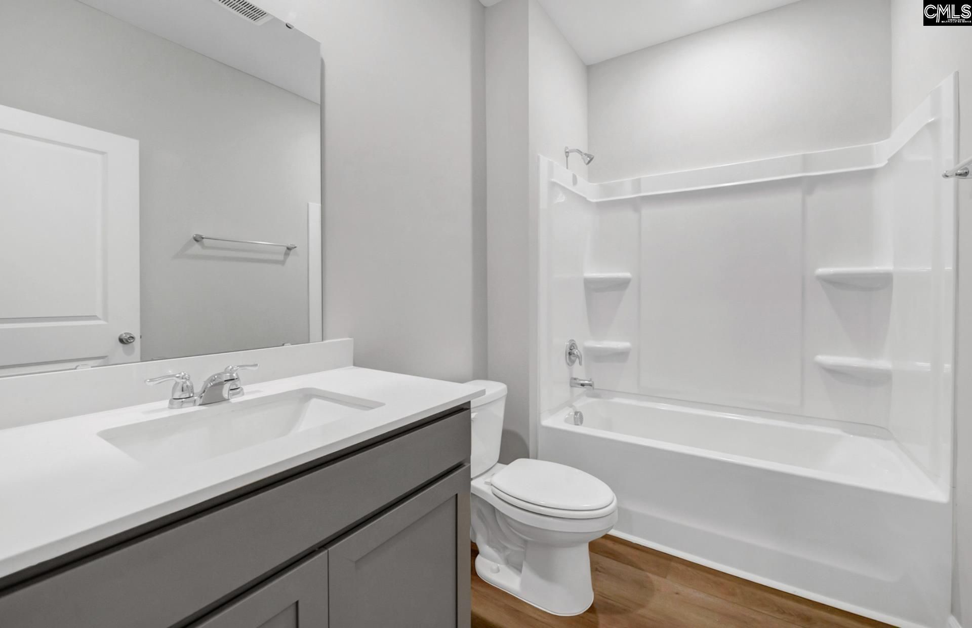 427 Edith Court Photo 9