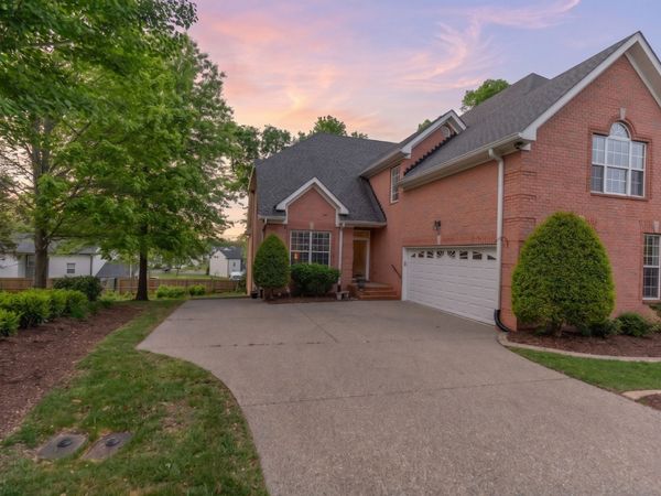 131 Belmont Cir, Hendersonville, TN 37075