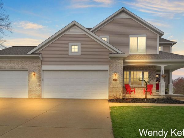 5656 Highbury Drive SE, Ada, MI 49301