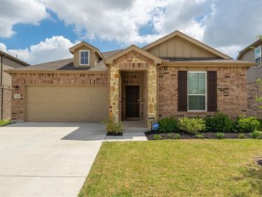 1316 Pepperhill Lane, Fort Worth, TX 76131