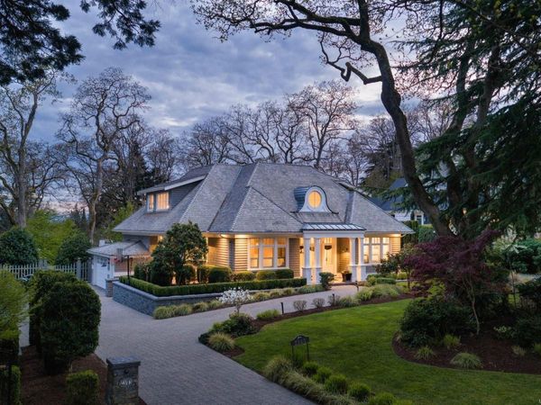 2545 Lansdowne Rd, Oak Bay, BC V8R 3P2