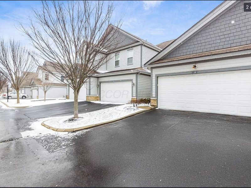 590 Redwood Lane, Lewis Center, OH 43035 Photo 2