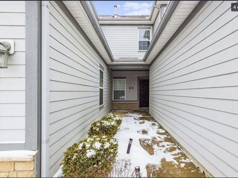 590 Redwood Lane, Lewis Center, OH 43035 Photo 4