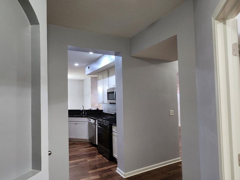 590 Redwood Lane, Lewis Center, OH 43035 Photo 7