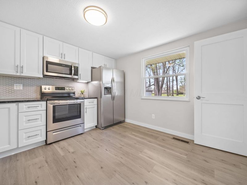 995 E Lincoln Avenue, Columbus, OH 43229 Photo 10