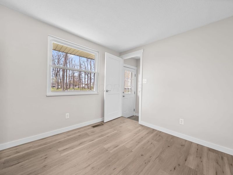 995 E Lincoln Avenue, Columbus, OH 43229 Photo 12