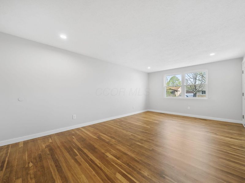 995 E Lincoln Avenue, Columbus, OH 43229 Photo 16