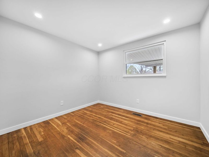 995 E Lincoln Avenue, Columbus, OH 43229 Photo 24