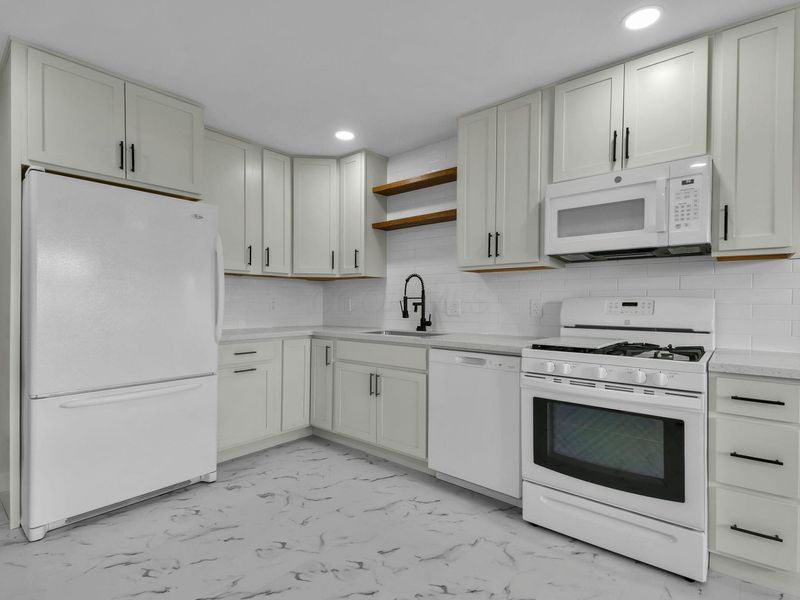 3188 Cypress Bend Drive, Newark, OH 43055 Photo 10