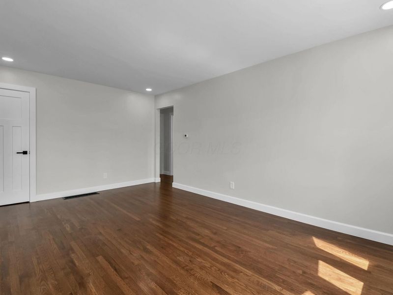 3188 Cypress Bend Drive, Newark, OH 43055 Photo 6