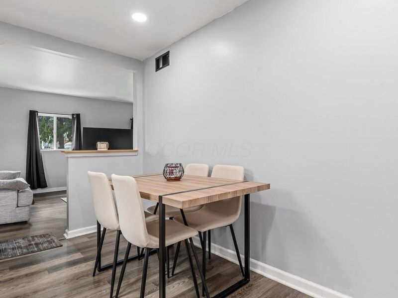 2876 Medina Avenue, Columbus, OH 43224 Photo 10