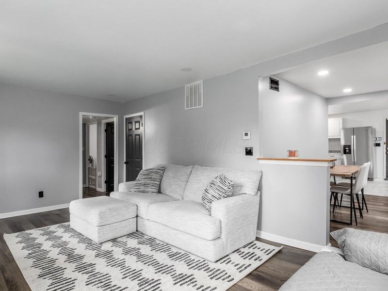 2876 Medina Avenue, Columbus, OH 43224 Photo 7